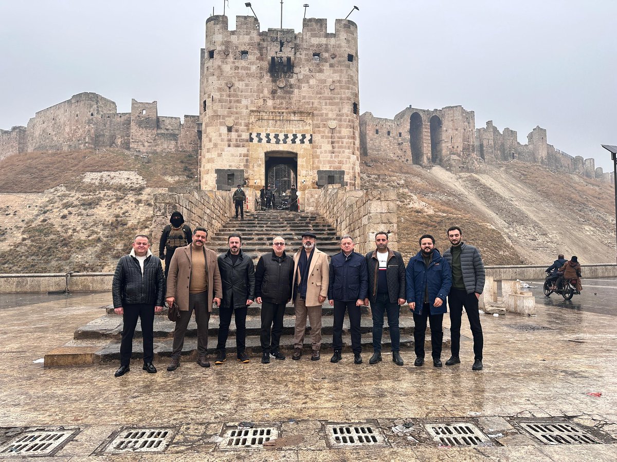 📍Halep.

MÜSİAD ve IBF Heyeti Suriye’nin Halep kentini ziyaret ederek birçok temaslarda bulundu.

MÜSİAD Kurucu Genel Başkanımız ve IBF Başkanı Erol Yarar, MÜSİAD Genel Başkan Yardımcımız Davut Altunbaş ve MÜSİAD YİH Üyesi ve IBF Başkan Yardımcısı Gazi Mısırlı’nın öncülüğündeki