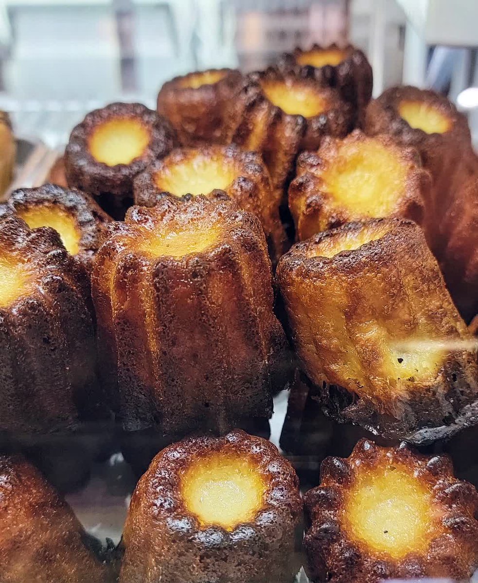 Preorder your Holiday treats! 🎄🌟🥐
#breadologie #valleybornandbread #croissant #christmas #yum