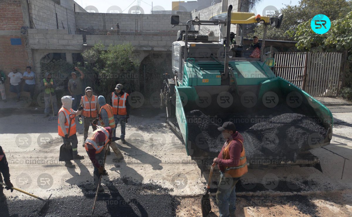 laredcincoradio's tweet photo. 🚧|| La pavimentación de la calle 2 Sur en la colonia El Salvador avanza al 82%, mejorando la movilidad y conectividad para los habitantes. #Infraestructura #PueblaEnMovimiento  #2sur #Puebla https://t.co/LlC3aOw8cB
