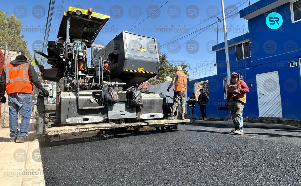 laredcincoradio's tweet photo. 🚧|| La pavimentación de la calle 2 Sur en la colonia El Salvador avanza al 82%, mejorando la movilidad y conectividad para los habitantes. #Infraestructura #PueblaEnMovimiento  #2sur #Puebla https://t.co/LlC3aOw8cB