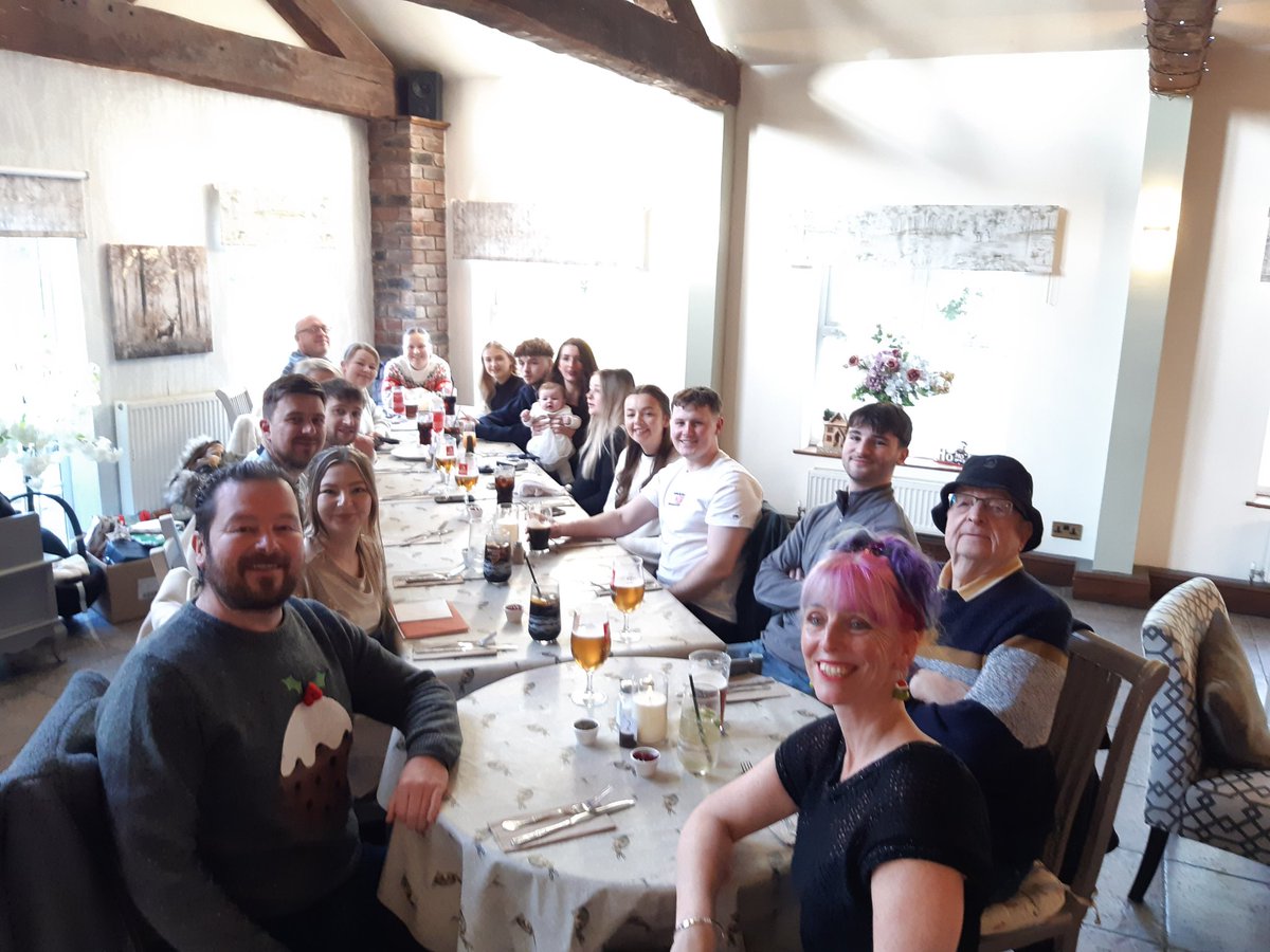 JohnHuskinson2's tweet photo. GA World ❤ 

Just took the Fam out for a Christmas meal treat on me!

It was a beautiful time! https://t.co/Ec96g8w3Vg