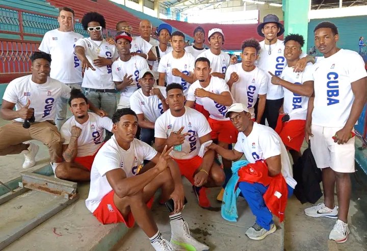 roberto_cmko's tweet photo. Histórico: El mejor equipo del año en #Holguín se corona campeón por primera vez de la Serie Nacional de boxeo en #Cuba.

El desempeño más destacado de los púgiles #holguineros era un cuarto puesto en el año 2018.

Felicidades para la armada de Holguín.

📷 Guillermo Rodríguez https://t.co/OMfC0TVMvb