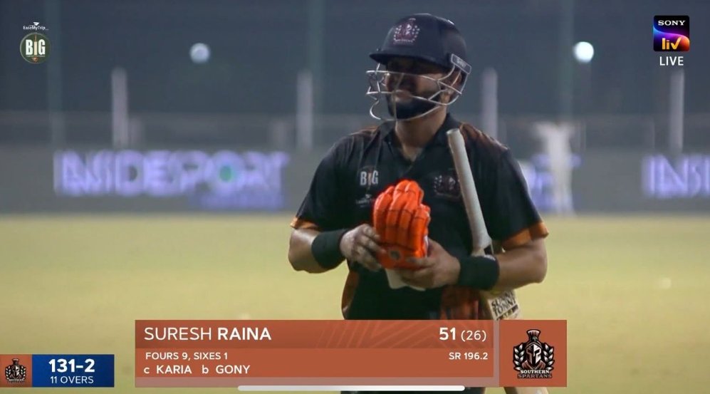 rolexMm's tweet photo. My man @ImRaina is still giving his best 🥹 good to see this...... nee singam dhaan #csk #Mripl #chinnathala #yellove #Rainaforever #Raina https://t.co/1ceR36shlE