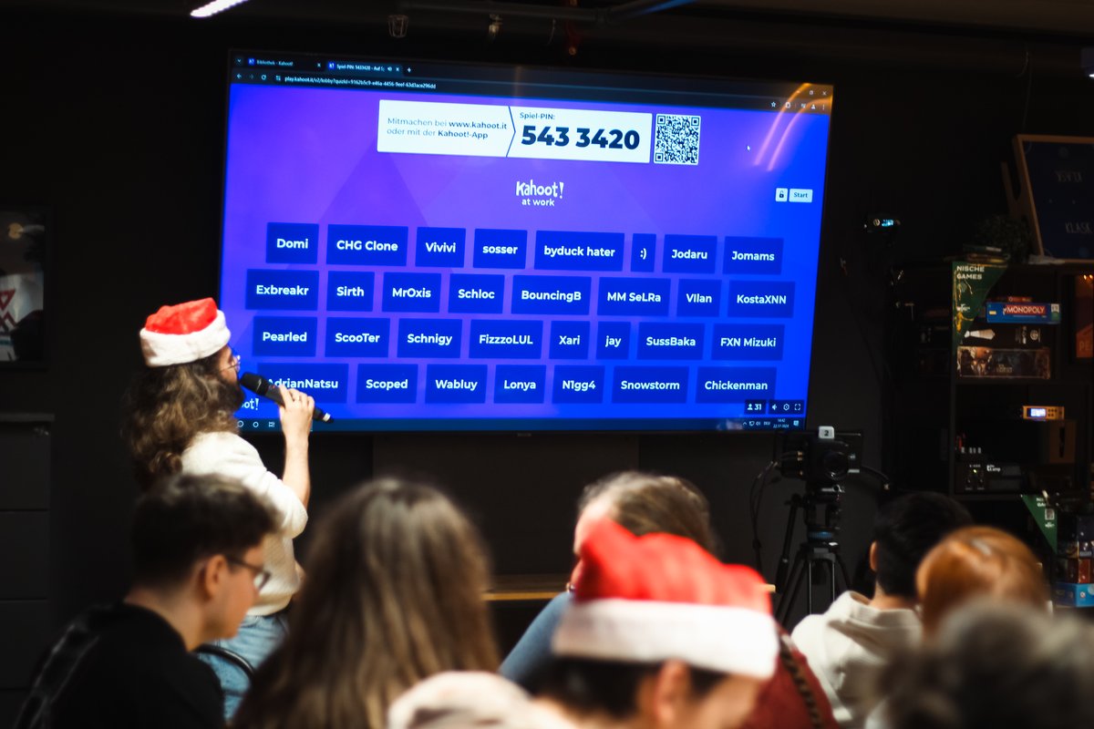 mYinsanityCH's tweet photo. Here’s a sneak peek at the magic of #mYinachten so far! 🎄✨

From unforgettable moments to incredible vibes—check out these snapshots of joy, fun, and community! 📸🤩 Stay tuned for more!

📸 provided by @_vivi_gg 🫶 https://t.co/t2snhZEg6d