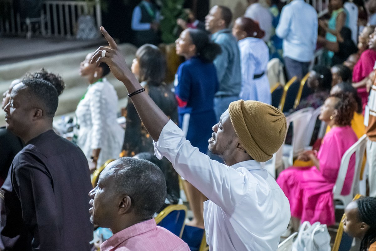 GraceRoom's tweet photo. Happing now: Worship and Praise
What a Worship and Praise experience. We rejoice in His faithfulness, His Grace surrounds us forever
If you can't make it in person, please follow the service on our social media platforms.
#HolySpirit #TheMoveOfGod #TheAppointedTimeHasCome #OpenedGates #TheCityThatHasBeenVisited #WeAreInTheArk #GodHasCoveredUsUnderHisUmbrella #GraceRoomMinistries #PrJulienneKabanda