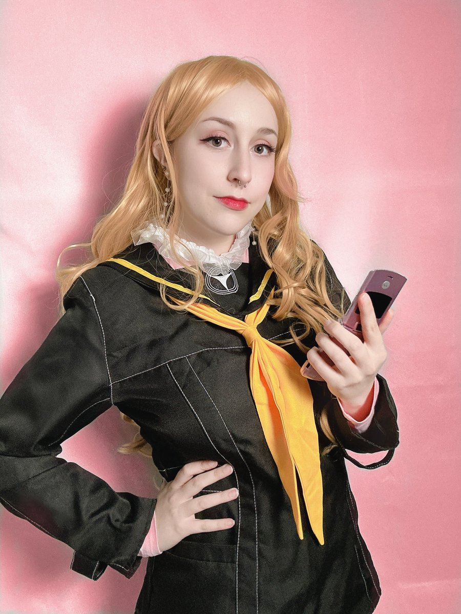asukalangleyyy's tweet photo. i love cosplaying characters people do not care about #aiebihara #Persona4 https://t.co/AcuvpFicIg