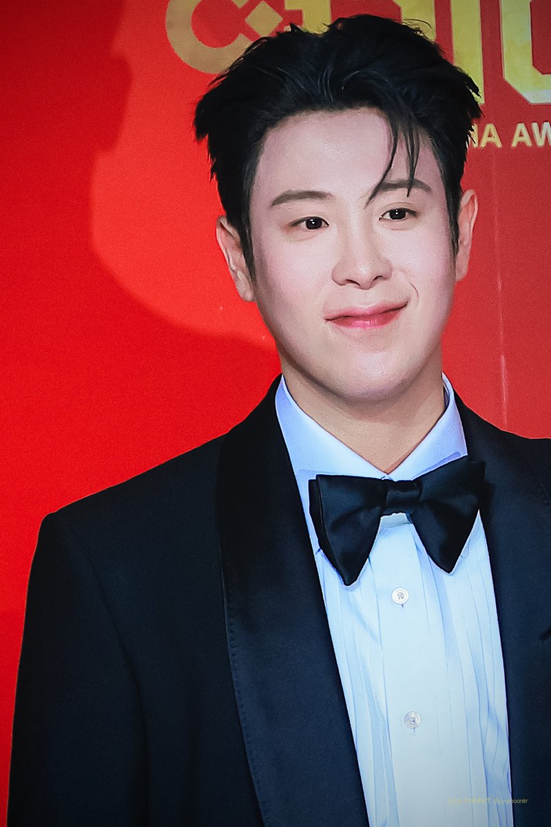 pyojihoonkr's tweet image. 241221 SBS 연기대상 #피오 #표지훈