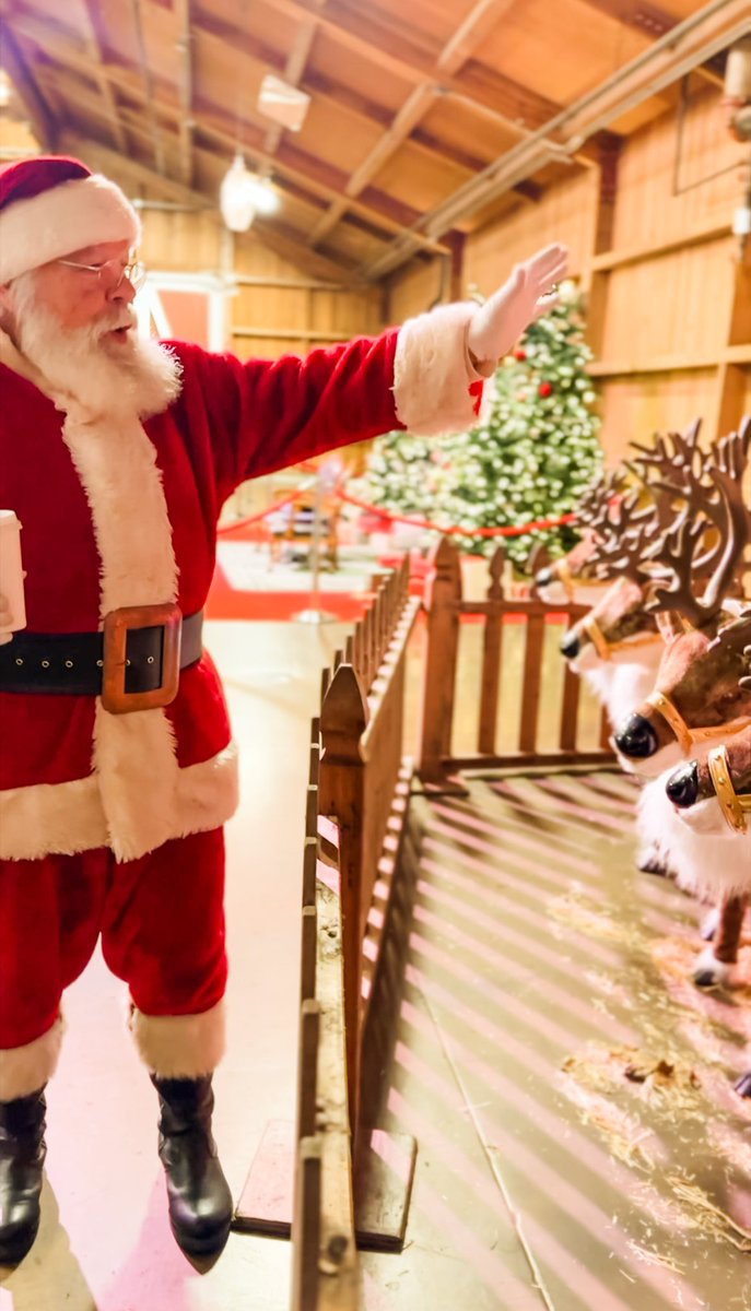 WAStateFairEC's tweet photo. 🎅✨ Santa’s big day is almost here! ✨🎅
Don’t miss your chance to visit him in Santa’s Clubhouse! He’ll be here for just two more days spreading holiday magic and making memories. 🌟
#WSFHolidayMagic https://t.co/hLVwwuJ6HU