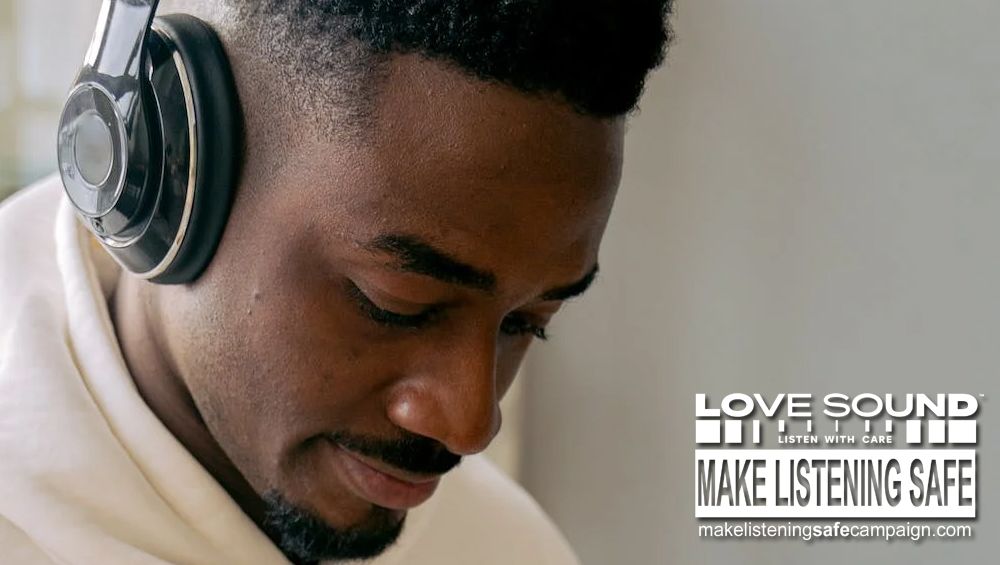 makelistenings1's tweet image. #MakeListeningSafe It's recommended that we limit our headphone use to no more than 60 minutes per day at 60% of the maximum volume.