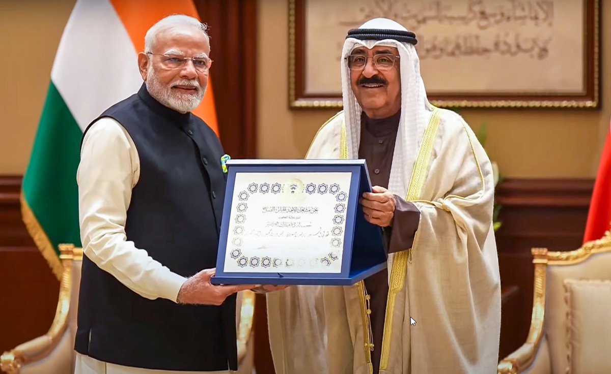 DeccanChronicle's tweet photo. #Kuwait | PM Narendra Modi conferred Kuwait’s highest honour, the 'Order of Mubarak Al-Kabeer,' for strengthening Indo-Kuwaiti relations.
#IndiaKuwait #DiplomaticRelations #PMModi #GulfCooperation #StrategicPartnership #MEA
https://t.co/KJQai5SIqx https://t.co/fd9rHvxErR