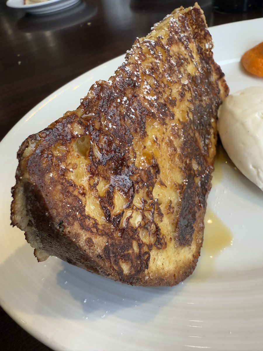eatinglasvegas's tweet photo. When life gives you panettone, make panettone French toast.
#1228Main 🍞🇫🇷
#SundayMorning #breakfast #DTLV https://t.co/v4fAtMwXEv