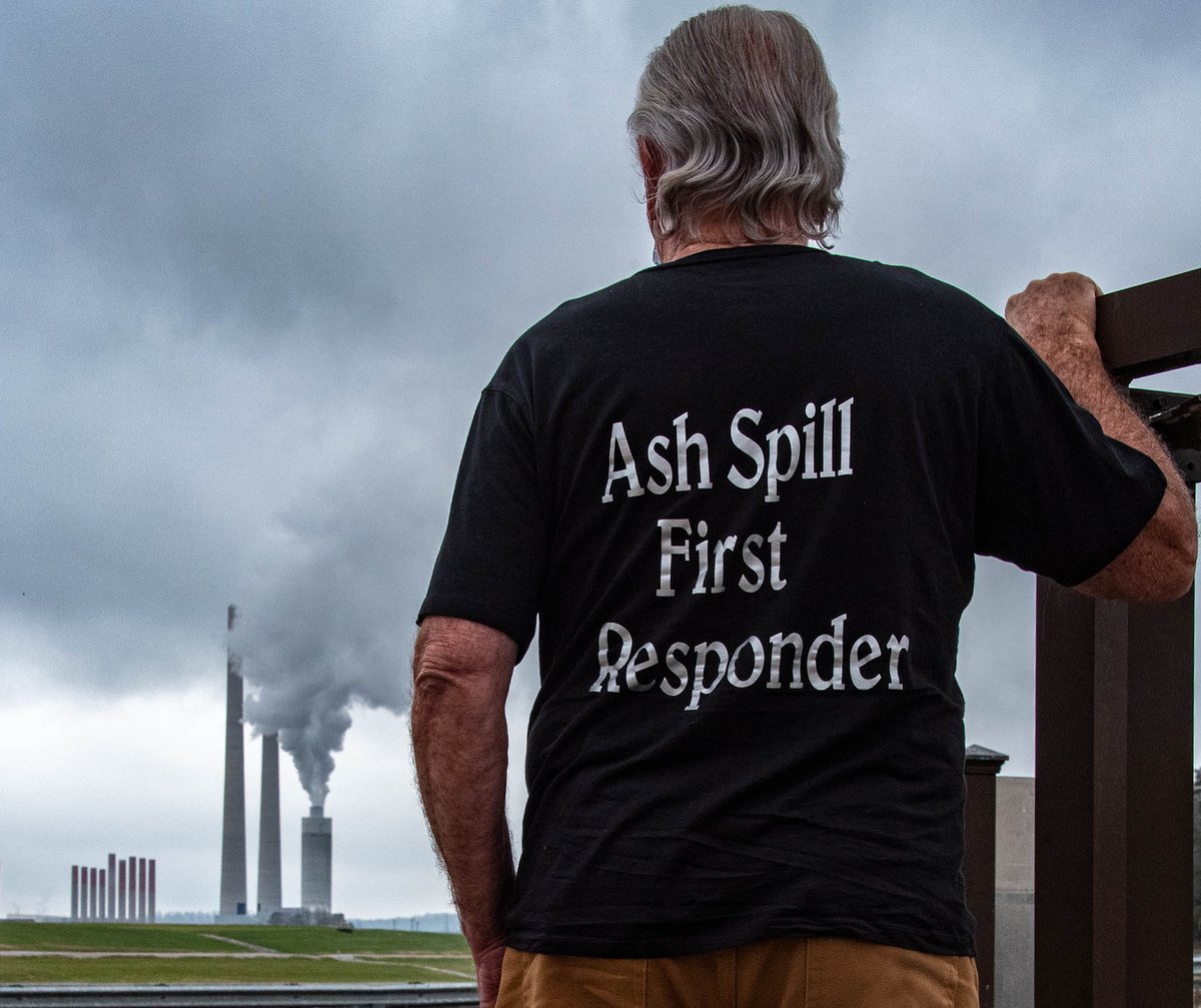 CleanUpTVA's tweet image. After TVA’s dike broke 16 years ago on Dec. 22, workers spent six years cleaning up the toxic spill. Hundreds of the cleanup workers are sick &amp;amp; 60+ have died. Listen to and share their stories: rememberkingston.org

donate.appvoices.org/campaign/64116….