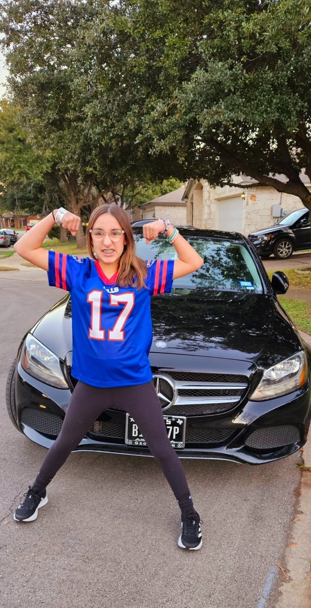 Editaraelira's tweet photo. Elira loves her favorite team @BuffaloBills and their amazing Quarterback @JoshAllenQB 
#BuffaloBillsGirlElira #BuffaloBills #GoBills #BillsMafia #NEvsBUF #JoshAllenQB #JoshAllenMVP #pleaseJoshsayhitoElira #BillsSuperBowlLIXchamps https://t.co/xZeH6K7HvF