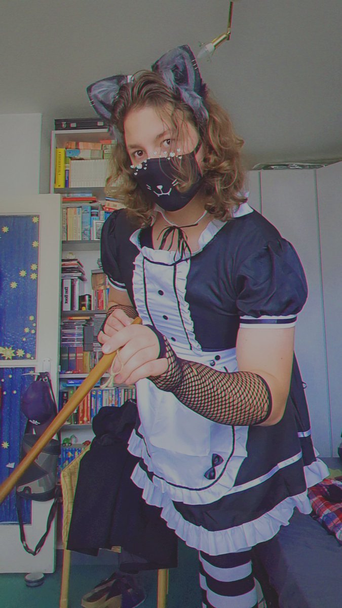 _tinydragonboy's tweet image. Maid Sunday :3