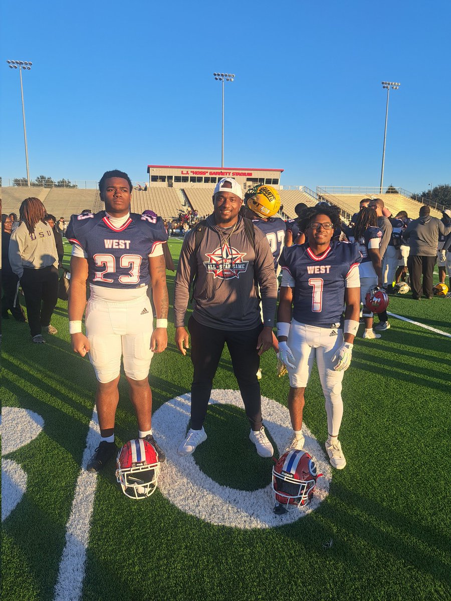 2024 I-20 Bowl in the books. The e is everywhere. All Glory To God <a href="/EvangelAEagles/">Evangel Christian Football</a> <a href="/JoshuaIsaacJr33/">Joshua Isaac Jr</a>