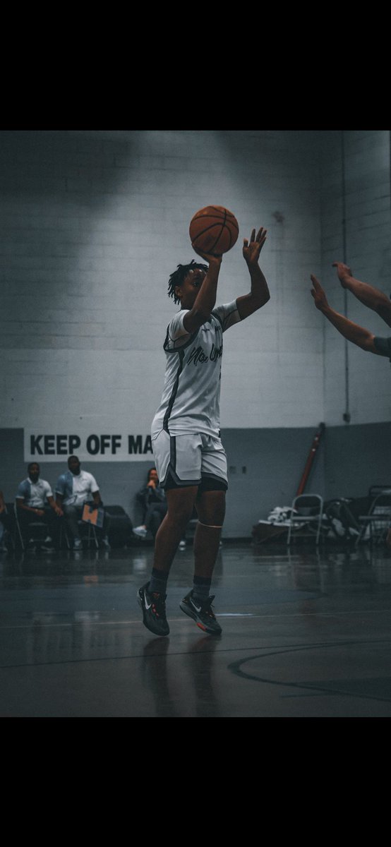 bryant_Freeman7's tweet photo. March 21, 2024
Some pictures from my AAU game
No limits basketball academy
14 points, 3 assists, 4 rebounds https://t.co/h0AJkVLqAe