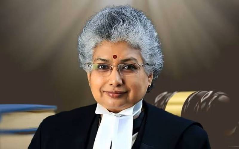 NewsAlgebraIND's tweet photo. BIG NEWS 🚨 Amid Atul Subhash case, Supreme Court said "Strict laws are for women's welfare, not for extorting money from husband"

BENCH of Justice BV Nagarathna ⚡ -

"Hindu marriage is sacred, and not a commercial venture" 

SC also notes that "In most marriage disputes, women 
accuse their husbands of ra*pe, criminal intimidation, and cruelty and this has become like a COMBINED PACKAGE"