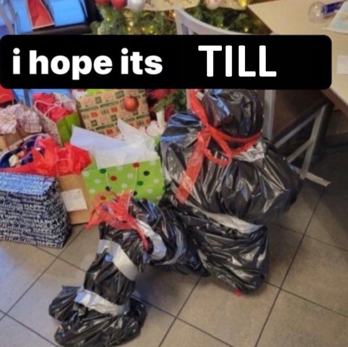 tillmanager's tweet photo. all i want for christmas https://t.co/tYpSLZGwpA