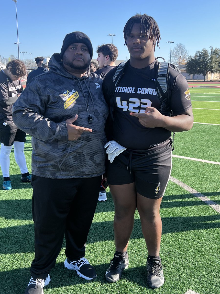 Deven Robertson tweet media