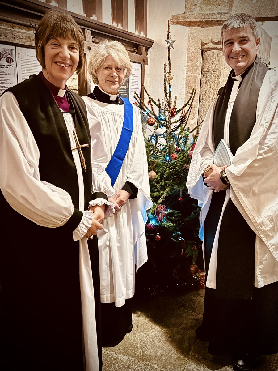 bishopschaplain's tweet image. ✨🎄A wonderful evening in #Winson singing #Cristmas carols with @hastie_tim , Jackie Colburn and @BishGloucester 🎄✨
@GlosDioc