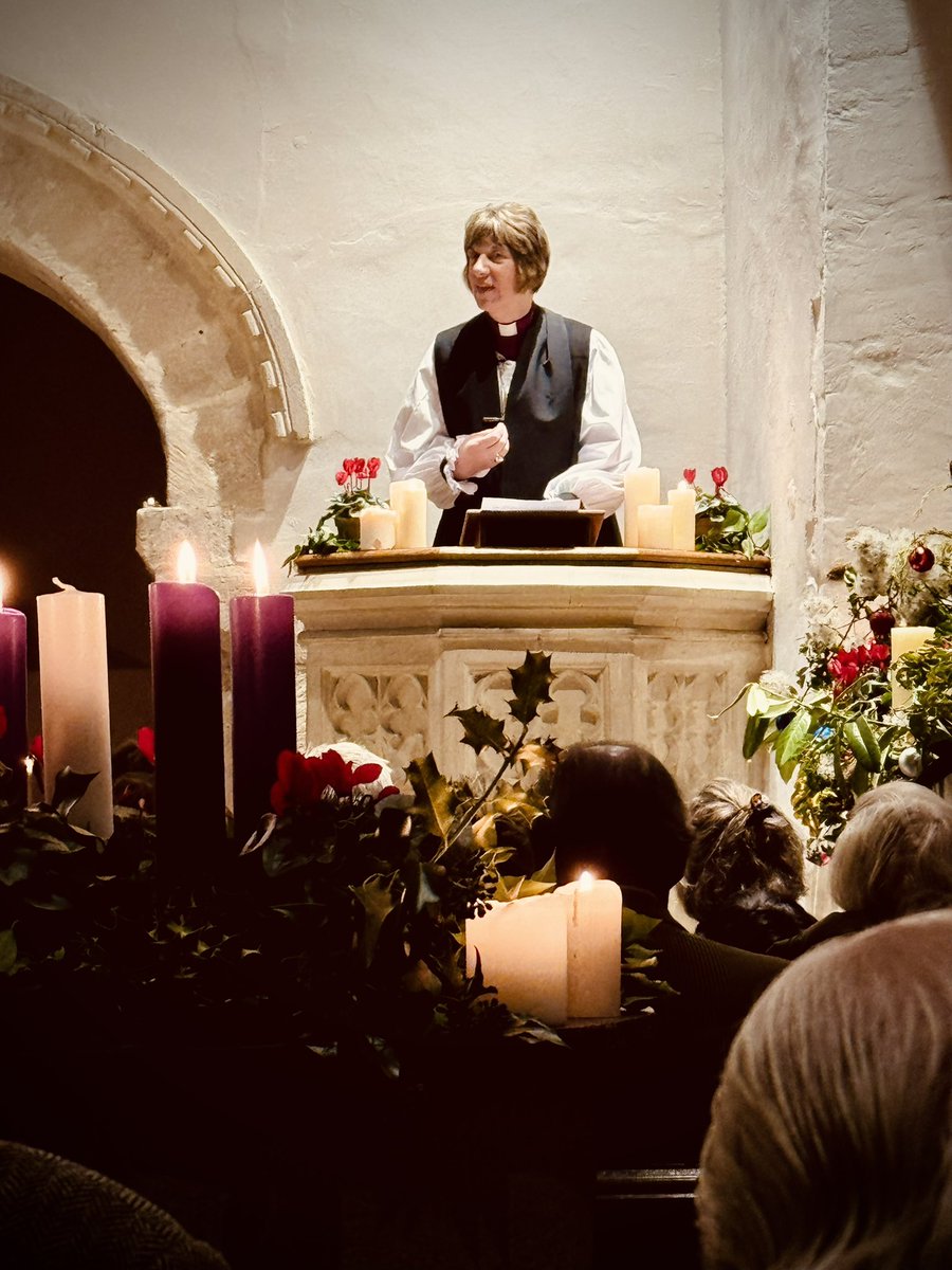 bishopschaplain's tweet image. ✨🎄A wonderful evening in #Winson singing #Cristmas carols with @hastie_tim , Jackie Colburn and @BishGloucester 🎄✨
@GlosDioc