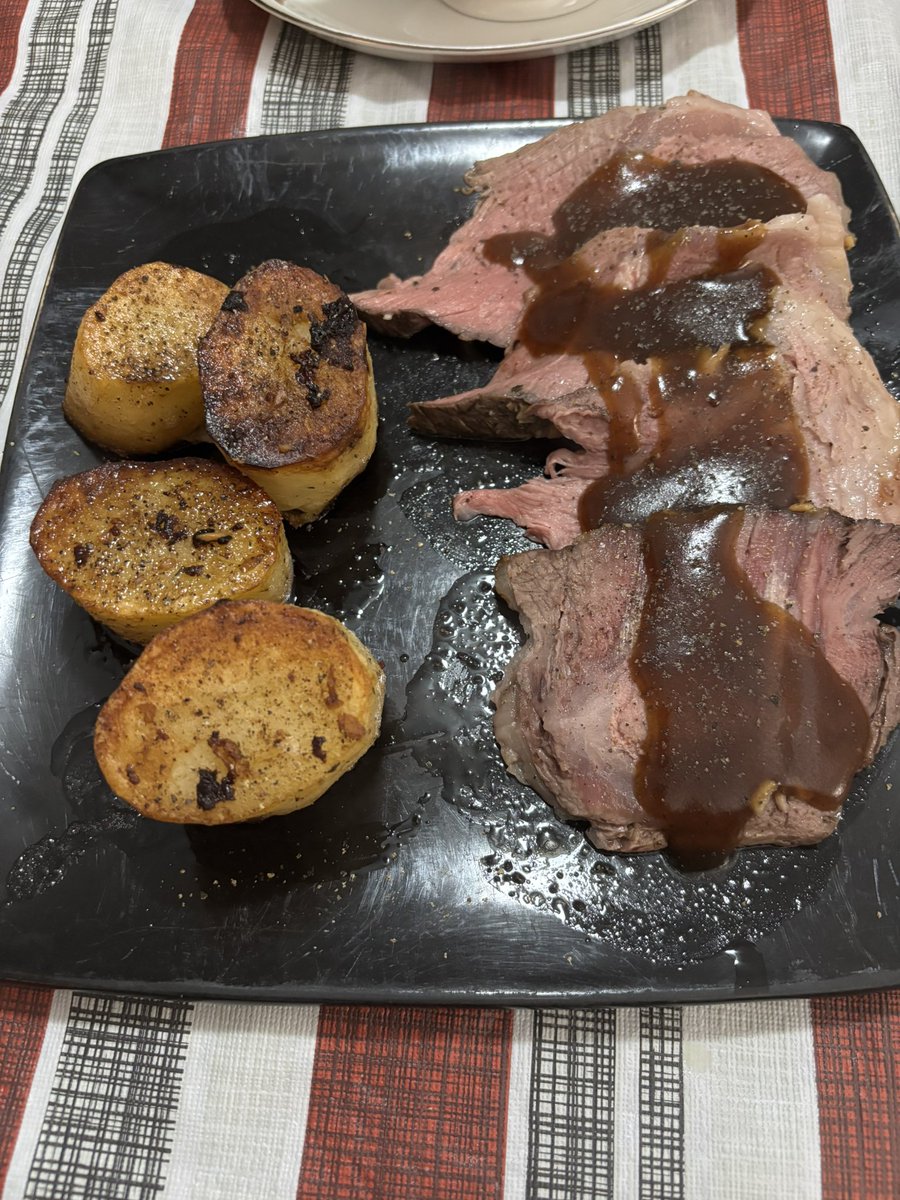 CastRedhead's tweet image. Cast iron prime rib and fondant potatoes for dinner tonight at Casa Moredock!