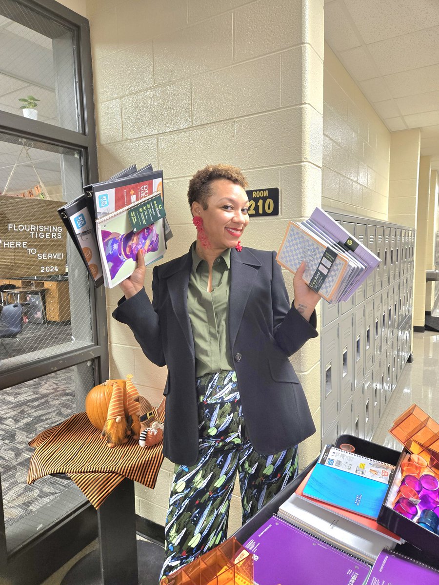 KimCayetano4's tweet photo. Herschel Jones Middle School educators appreciate Walmart Supercenter in Hiram, Ga, for the donation of school supplies for our scholars.
#HJMS🧡HiramWalmartStore#618 https://t.co/ffuBj9Diz9