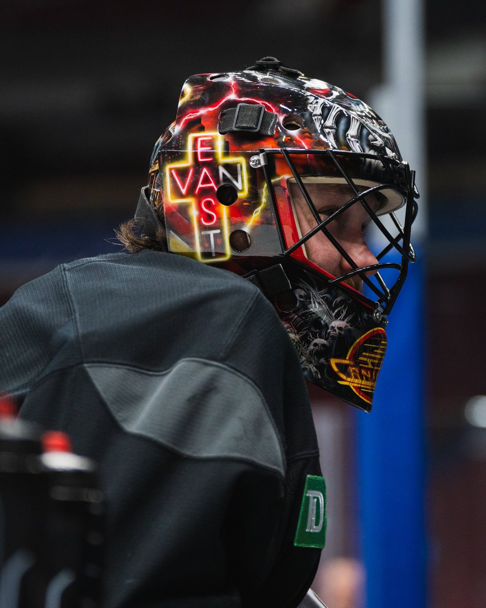 Demko rocking an East Van mask ✊

📷: <a href="/Canucks/">Vancouver Canucks</a>