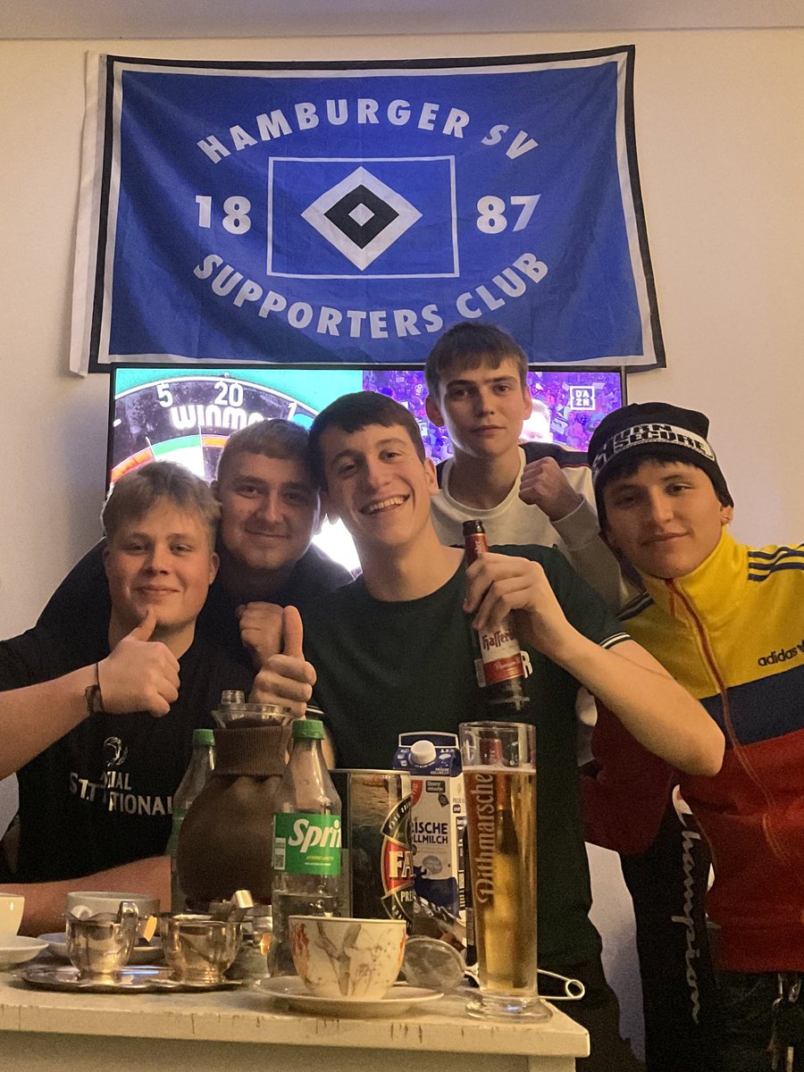 manninger187's tweet photo. Geile Spiele heute! Hoffentlich geht das so weiter! #Dartzn @ElmarPaulke https://t.co/nbBBy5PJ35