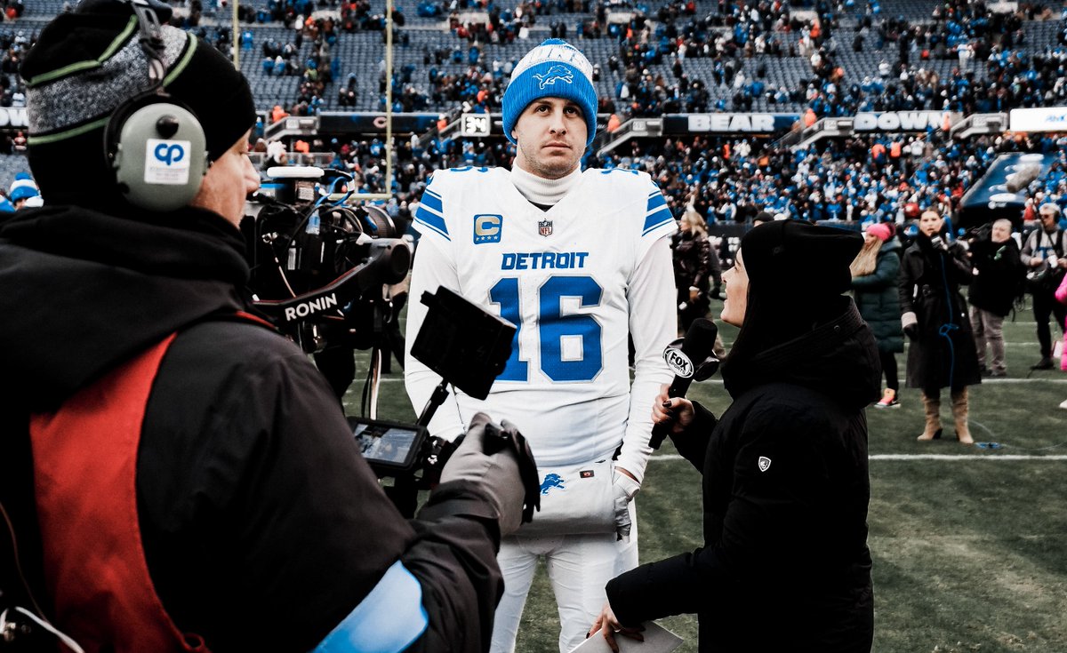 LionsPR's tweet photo. .@Lions QB @JaredGoff16 has produced 30 games with at least 300 passing yards and a 100.0 passer rating.

This establishes a new @NFL record for the most games with 300 yards and a 100 passer rating through nine-career seasons.

#ProBowlVote #OnePride https://t.co/9pmxG1E3Ad
