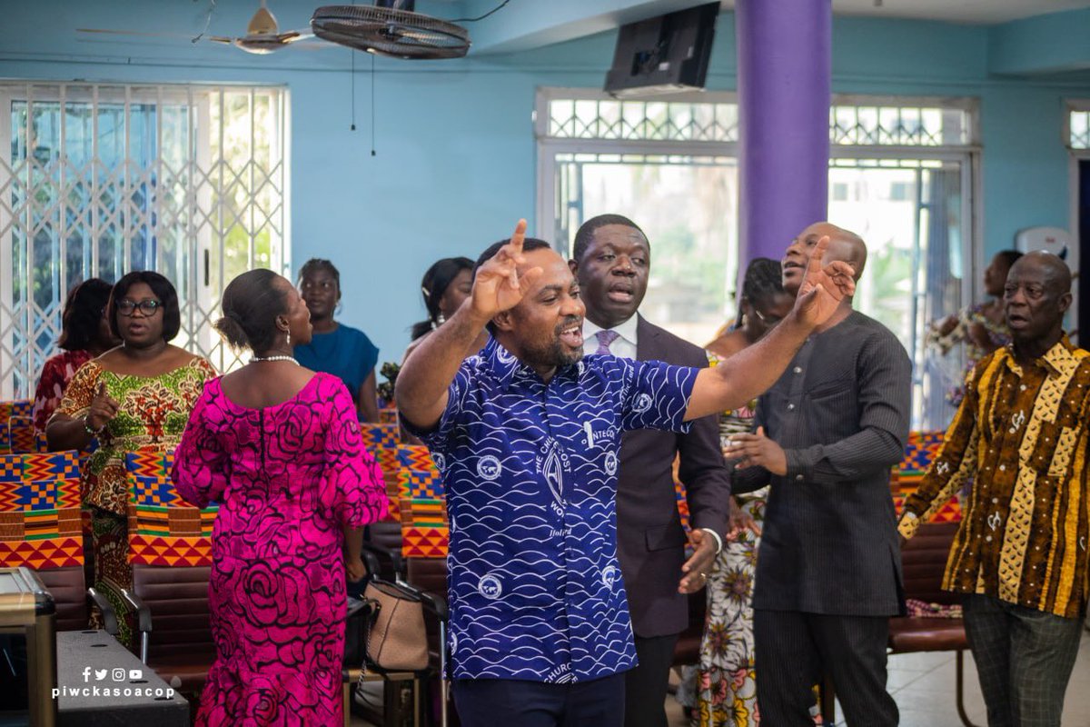Piwc_Kasoa's tweet photo. Dancing around the throne of Glory 🎶
📸| Sunday service in pictures
#PIWCKasoa
#APeopleUnleashed
#PossessingTheNations
#TheSpecialChurch https://t.co/oJiRGy1muf