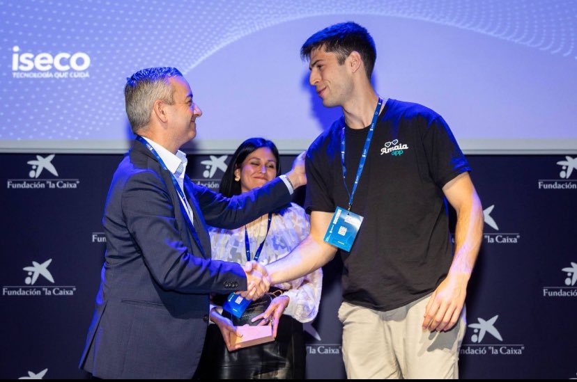 Inn_Somnia's tweet photo. 🥇La primera edición de los Premios Savia Innova ha culminado con el reconocimiento al proyecto ganador, #BLAUTIC, junto al grupo de investigación de la Universitat Jaume I y la mención de honor a #Inrobics y #AmaiaApp. ¡Enhorabuena a las 3 startups finalistas!👏 https://t.co/GuKytfgj0o