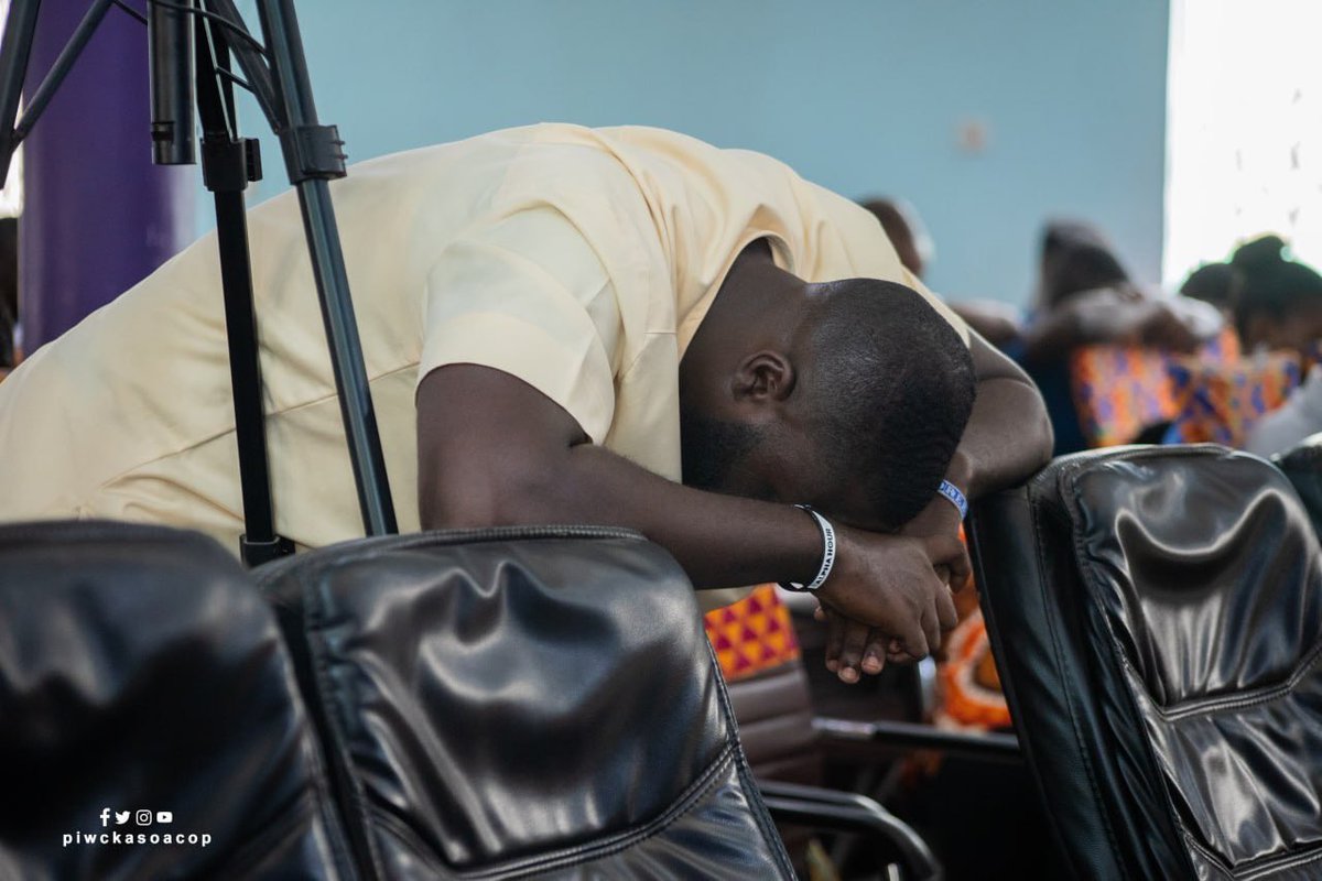 Piwc_Kasoa's tweet photo. We bow before Your throne
Waiting for Your touch, Lord
Anoint us with fresh oil
📸| Sunday service in pictures
#PIWCKasoa
#APeopleUnleashed
#PossessingTheNations
#TheSpecialChurch https://t.co/LC7ZnG866L