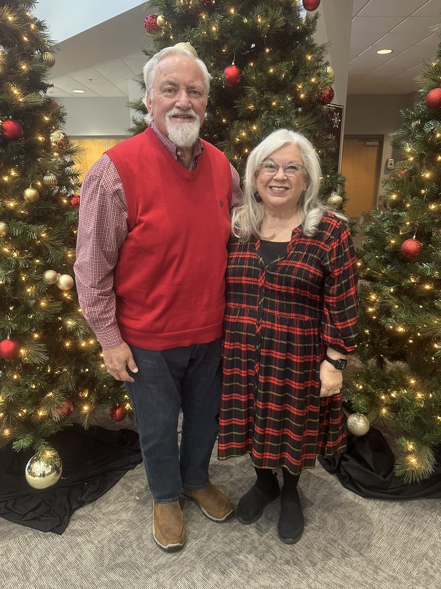 ChrisJohnsonDoz's tweet photo. Was so very good to have some of our crew with us at @ValleydaleSBC this morning!! So glad Mom and Dad were able to join us this weekend!! #MerryChristmas #JohnsonDozen #PopsLife https://t.co/ZYq2yCQa5Y