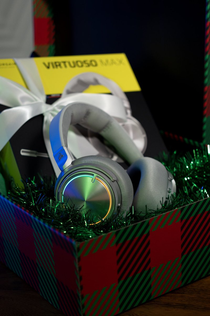 imfallfromgrace's tweet photo. Who wants a new Virtuoso MAX for the holidays?! 🎄🎧

🎁 Follow @imfallfromgrace + @CORSAIR 
🎁 Repost + Comment
🎁 Tell me what your GOTY was this year and what made it so special.

A winner will be chosen on 28/12 🎄✨ https://t.co/OnnmlqVTdX