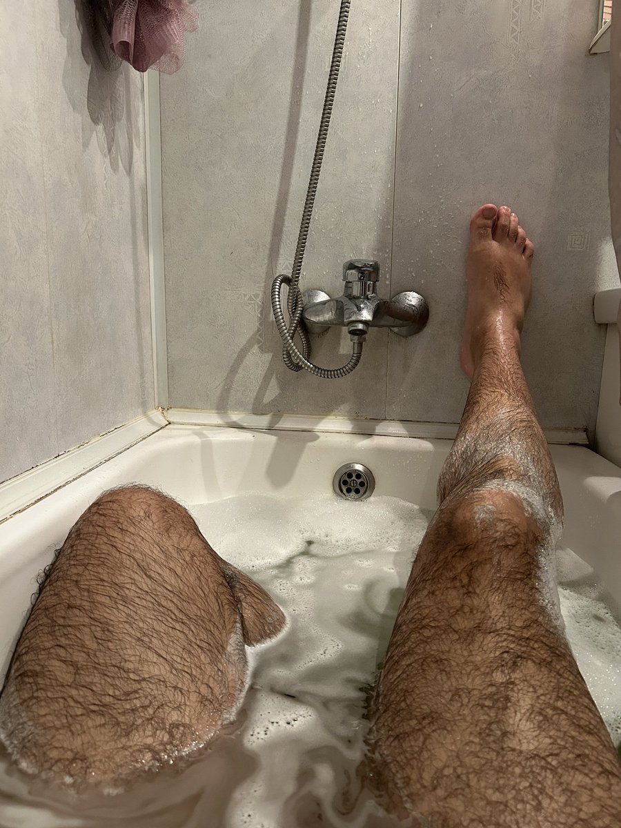 inconlore's tweet image. ванна очень маленькая!