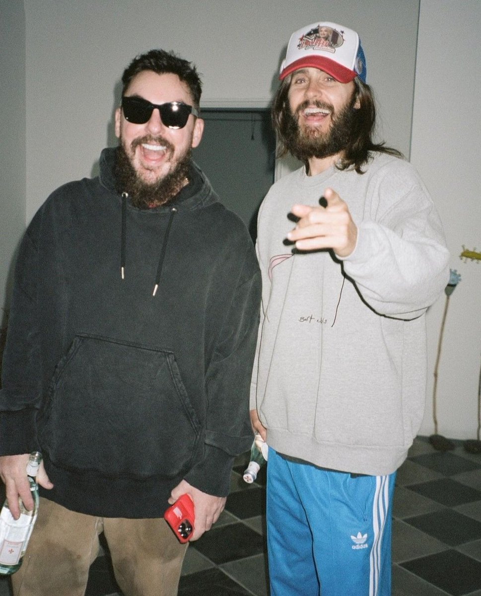 LetoCityMars's tweet image. I&apos;ll always feel thankful with you guys, for making my life better, for giving me strength when I need it the most, and basically for being my two beautiful angels , Love you so much @JaredLeto and Shannon ❤️⏏️🖤 #Echelon #MarsArmy