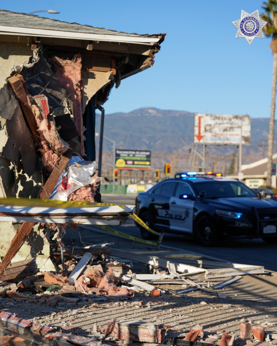 SanBernardinoPD's tweet image. UNFORTUNATE CIRCUMSTANCES

@SBPD_CHIEF 

#StandardofExcellence #SBPD #JoinSBPD #HolidaySpirit #SanBernardino