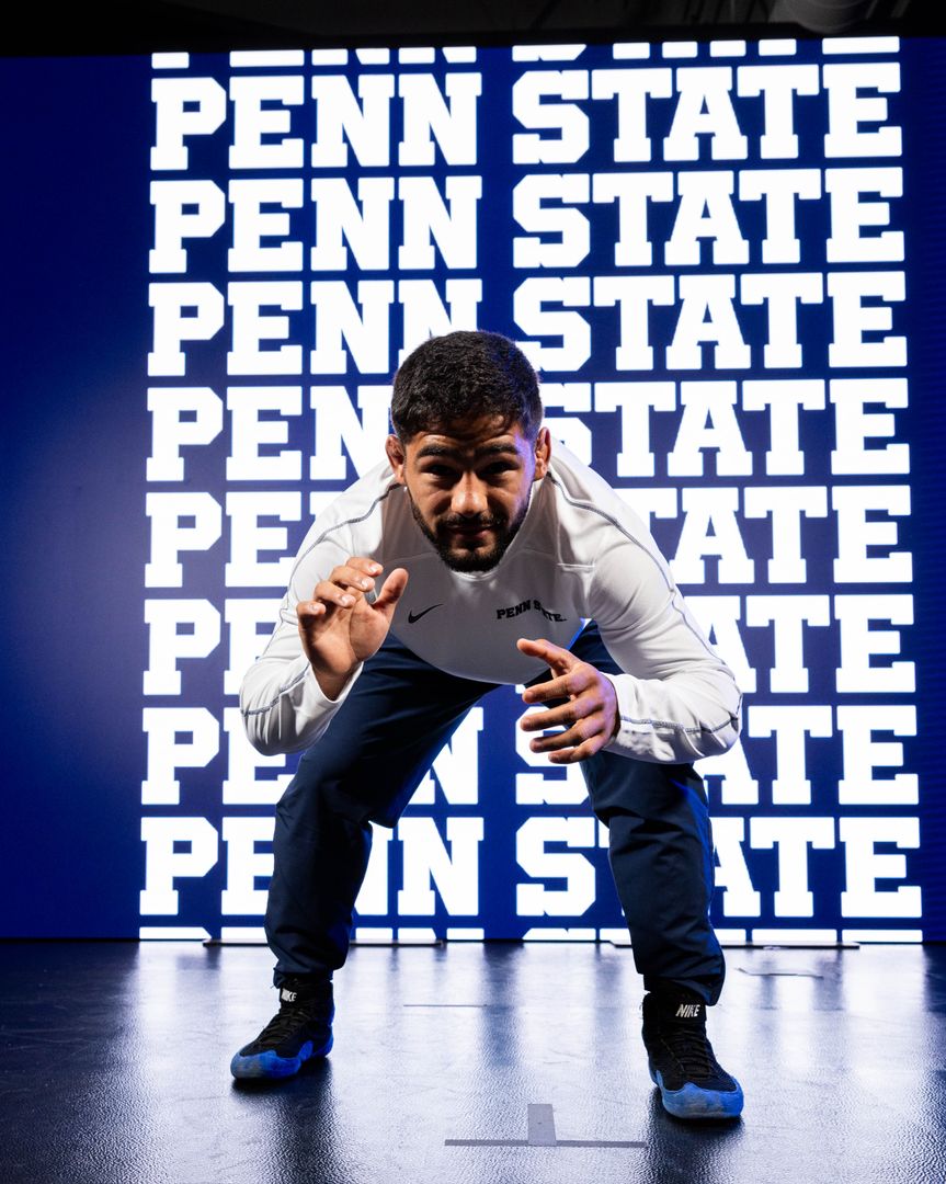 SVN the fall! Van Ness pins No. 16 Jordan Williams at the 4:39 mark!
Penn State 18, Little Rock 0
#PSUwr