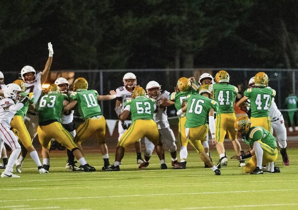 DStevens2025's tweet photo. Honored to be named the @TBirdFootball Special Teams Player of the Year by my Teammates. 

We couldn’t have set the school PAT record (87 of 88) without the great blocking, awesome long snaps by @BeckettWall2 and perfect holds by @charcrawfordd !!

You all made my job easy 💚💛 https://t.co/luuu634JYY