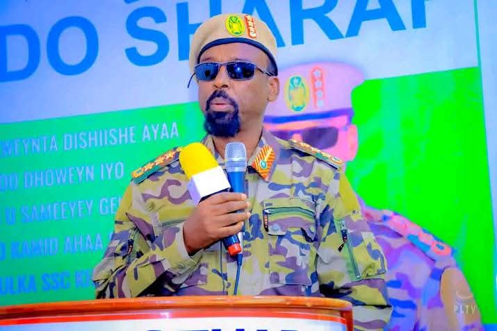 AhmedGallow8's tweet photo. Taliyaha Guud Ee Operations Dagaalka taas oo lagu sifaynayo Buuralyda Gobolka Bari Sarreeye Guuto Dhakuul Bayr Xuseen
Waa General hawl kar ah isagoo lagu xasuusto guulihii uu ka soo hoyay Dagaalkii laascanood
#OperationRoom #Puntland #PDF https://t.co/bkmTRMWgWL