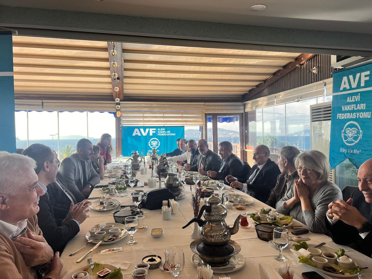 Bugün, gerçekleşen Başkanlar Kurulu toplantımızda Anadolu Bilim Kültür ve Cemevi Vakfı Genel Başkanı Turan Karaköse, Kartal Cemevi Kültür Eğitim ve Sosyal Dayanışma Genel Başkanı Selami Sarıtaş, Haydar Eren  Kültür ve Eğitim Vakfı Genel Başkanı İlhan Eren, Malatya Hz. İmam Zeynel