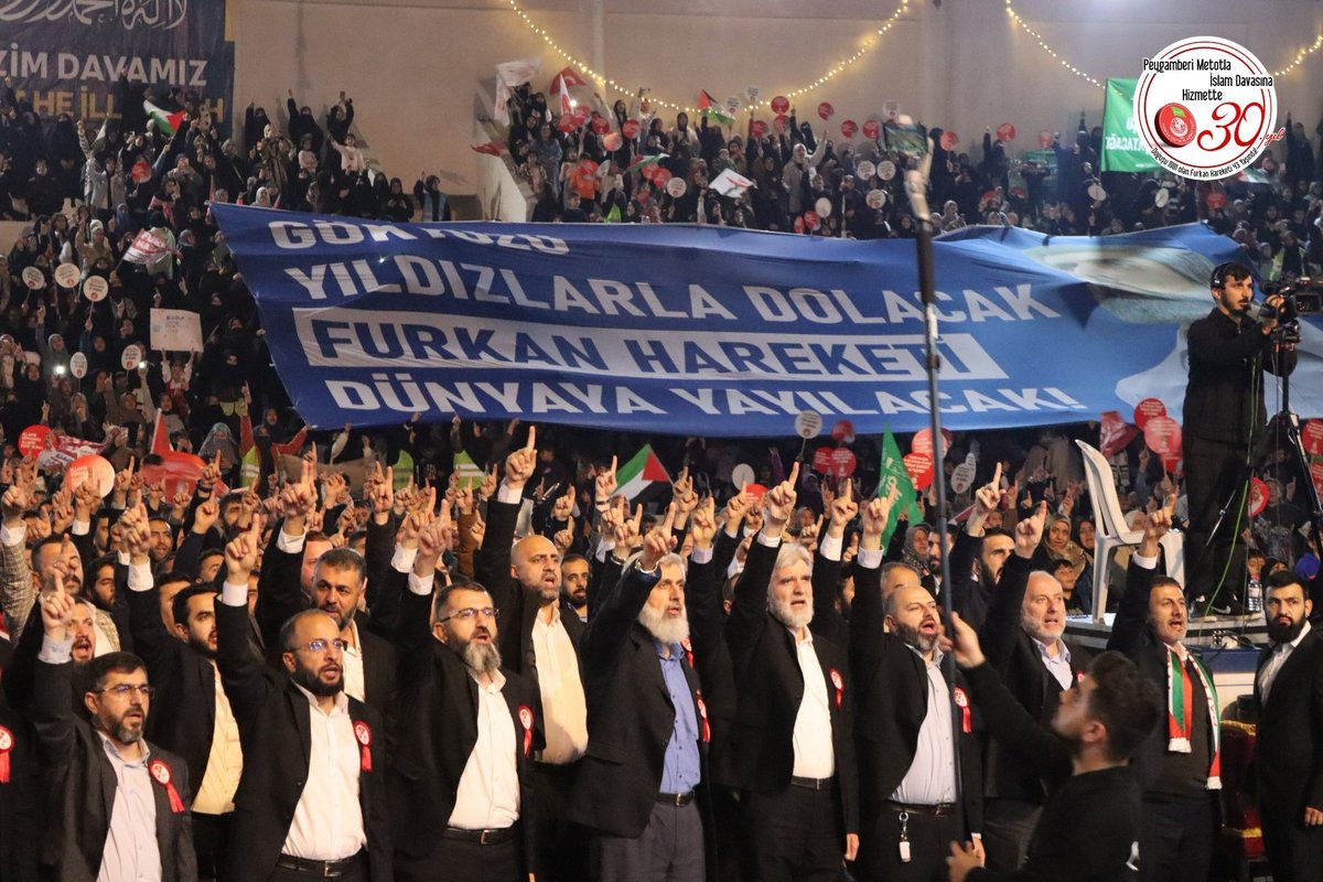 Bu hareket ALLAH cc izniyle büyüyecek. 
Liderinin izinde peygamberi metodla dünyaya damga vuracak.

Onurumuzsun AlparslanHocam