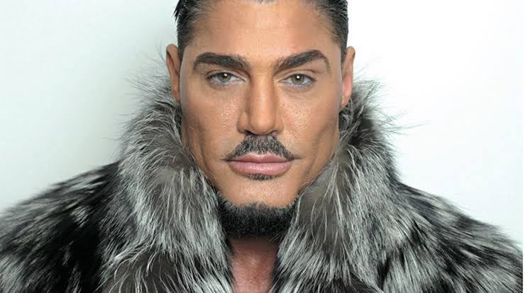 Resumidoinfo's tweet image. El comandante, ¿Por qué fue ICONO en tan poco tiempo? 🧐