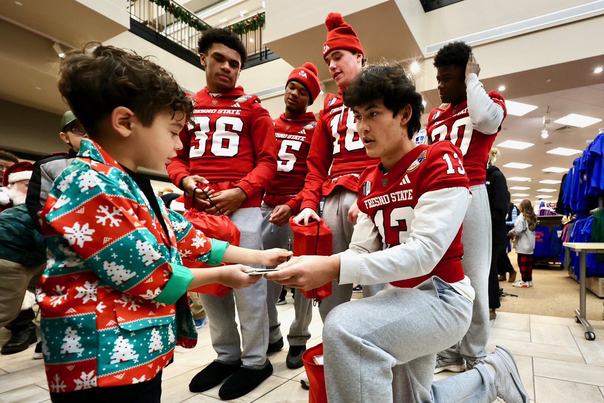 spent the morning in the Boise community 🎄