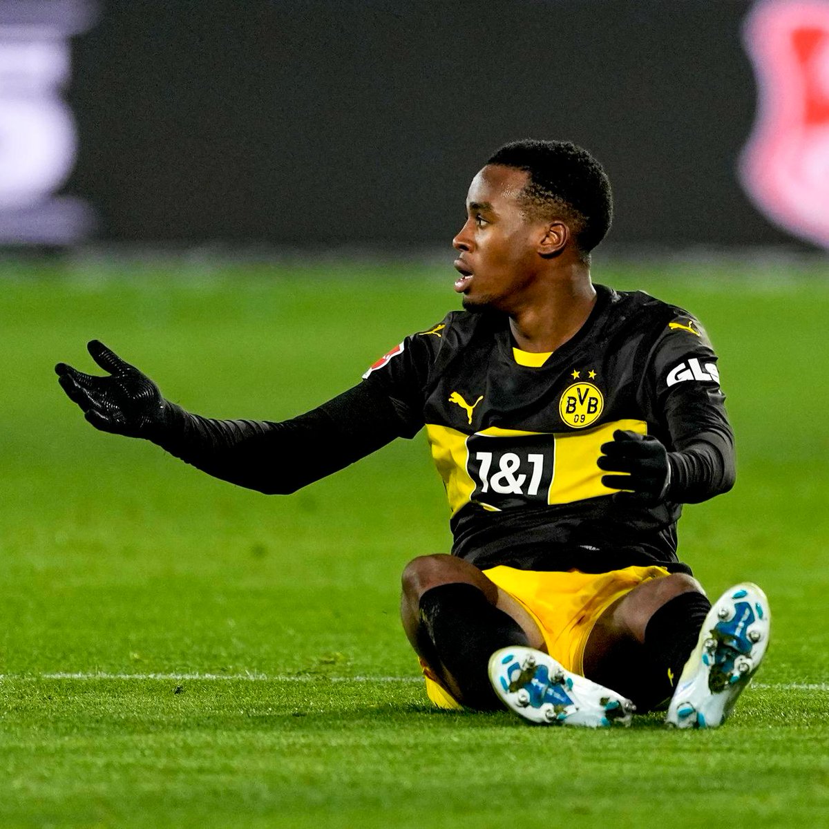 BVB's tweet image. Sechs Minuten Nachschlag. Nun gut...

#WOBBVB 1:3