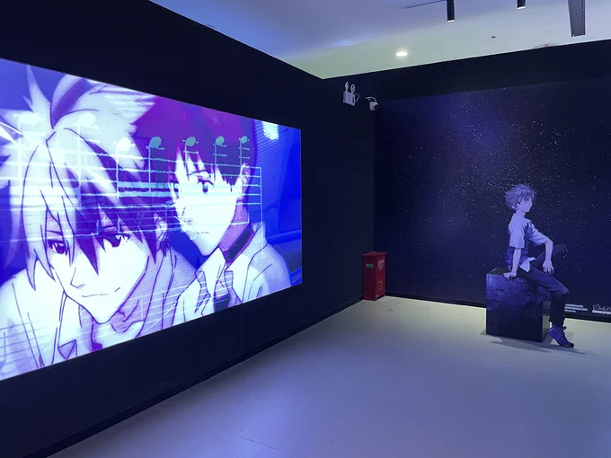 実はこの前上海の展覧会行った～ちょっとだけカヲシンの写真をアップ✨ 