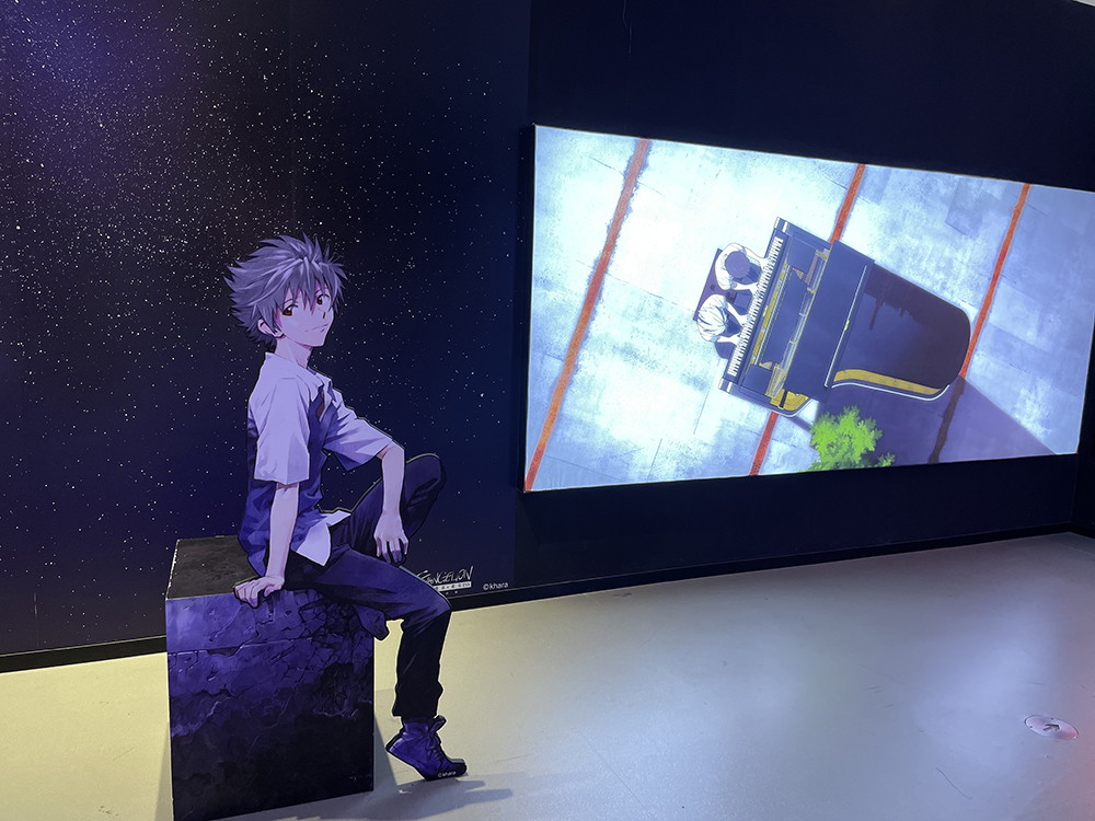 実はこの前上海の展覧会行った～ちょっとだけカヲシンの写真をアップ✨ 