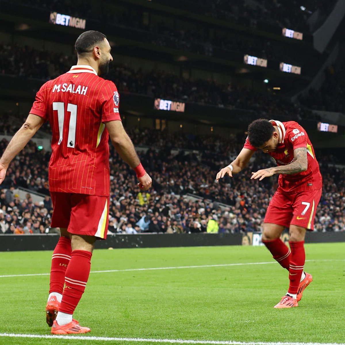 Salah robbed of MOTM today. 

Two goals 
Seven shots 
Two assists 
Three chances created

Grow up, Neville.