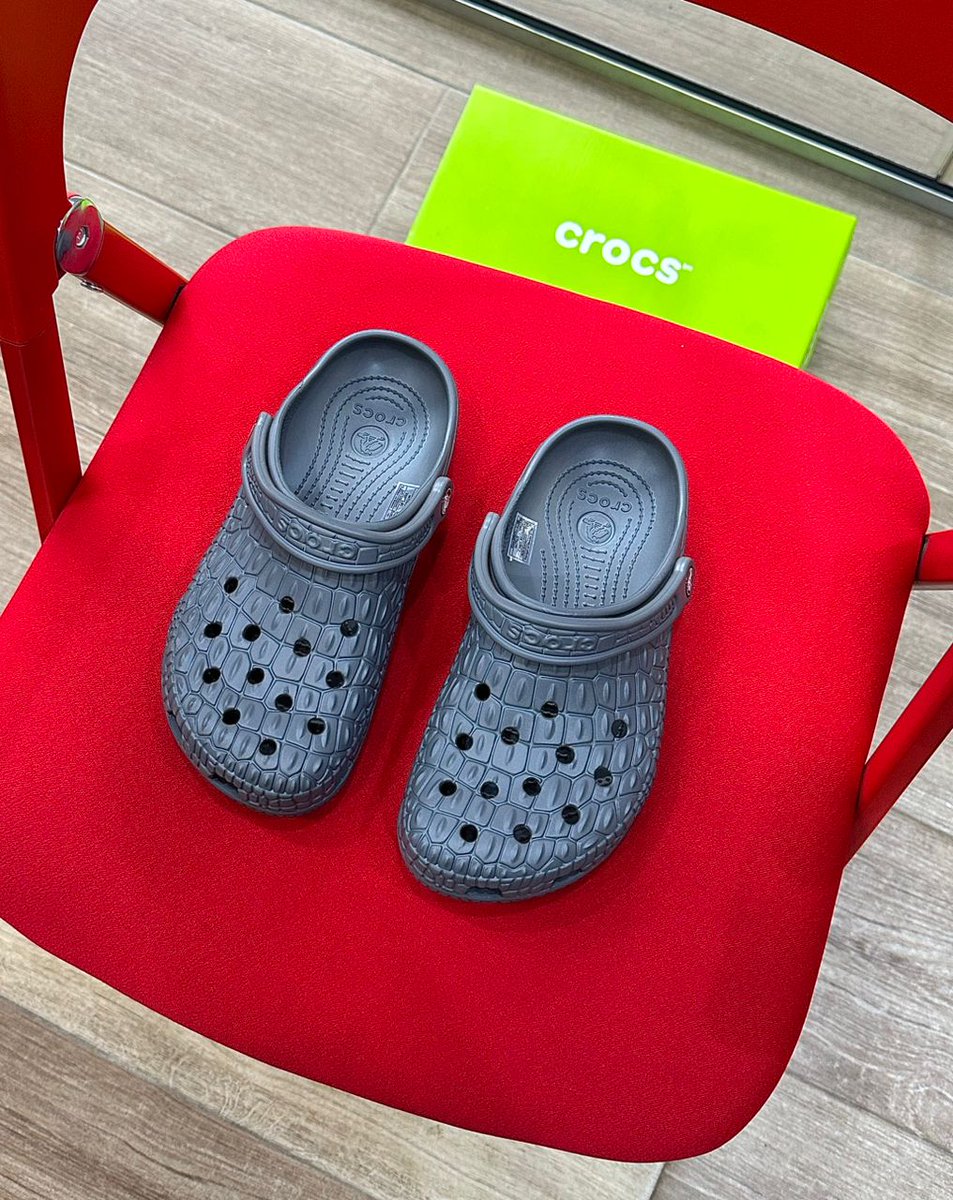 Tushecollection's tweet photo. What do nurses, celebs, and sneakerheads have in common? Crocs. 👟 Unapologetically bold, shockingly comfy, and globally adored. Crocs took 'ugly' and made it iconic. That’s business done right. 
Size 40-46
30k only
#Tushecollections 
#CrocsNation #ComfortKing" https://t.co/mxcE1c6srn